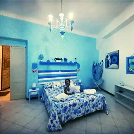 La Maison Des Caprices_ _stazione_5terre Apartment La Spezia